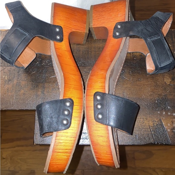 Lucky Brand Block Heel Sandals - Picture 2 of 5